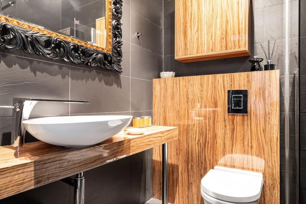 Househost Apartment:Lobzowska 22 Krakow Ngoại thất bức ảnh